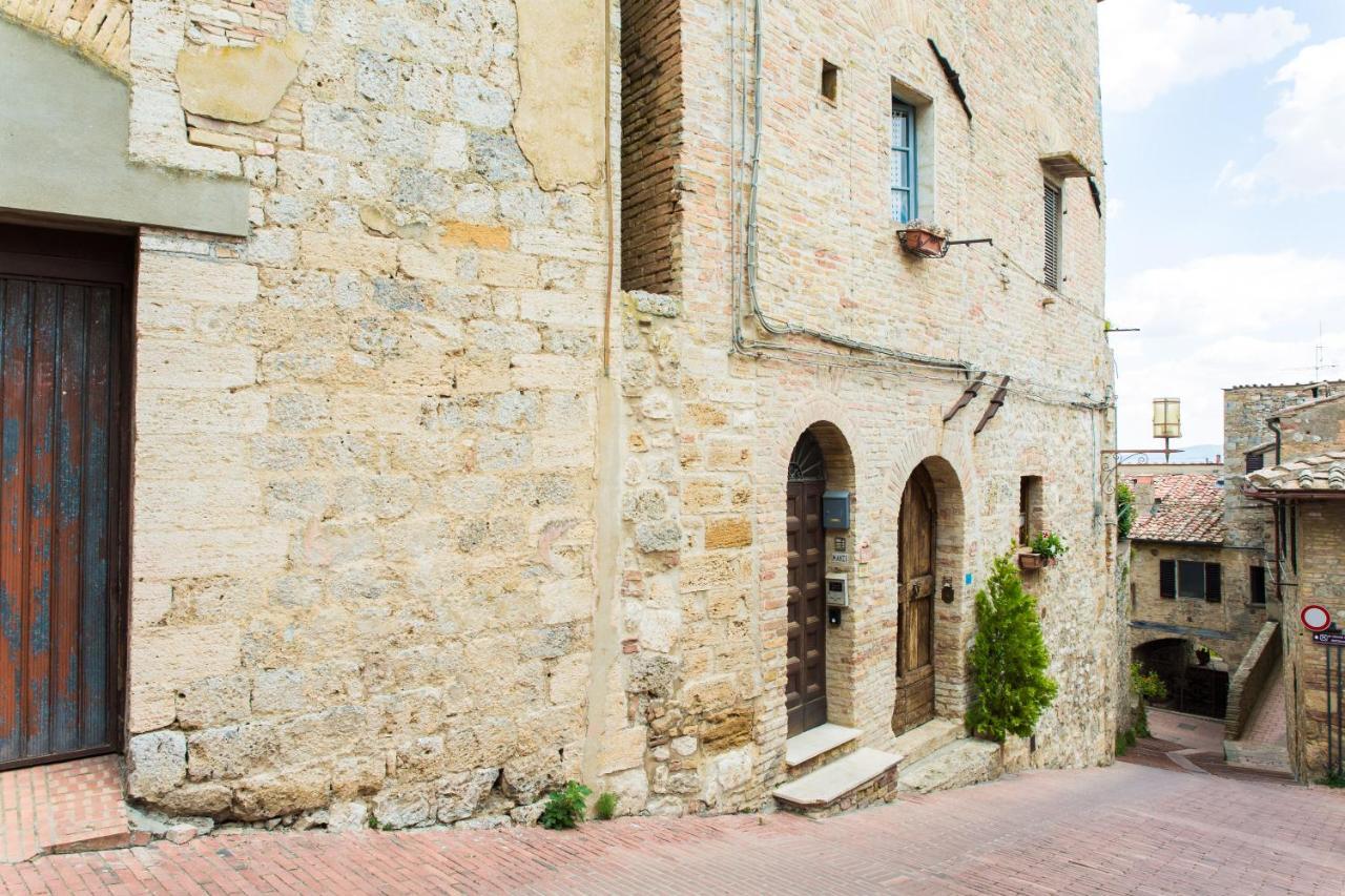 San Domenico Central Apt San Gimignano Exterior foto